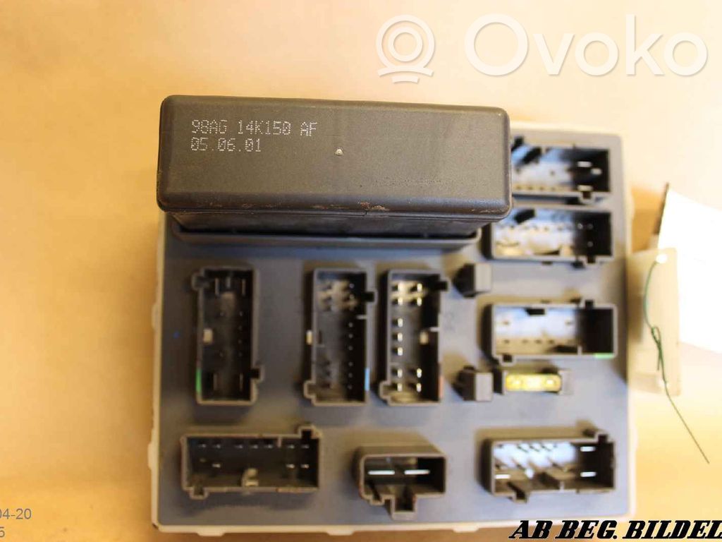 Блок предохранителей   98AG14A073CHH4