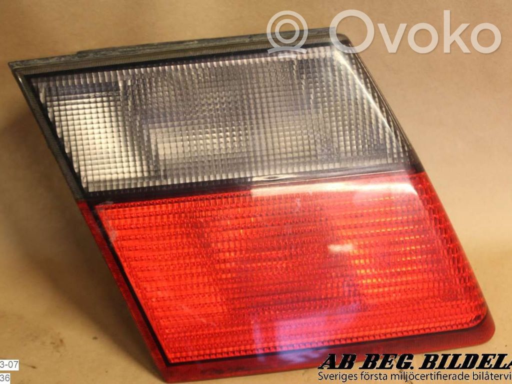 Saab 9-5 Aizmugurējais lukturis pārsegā 