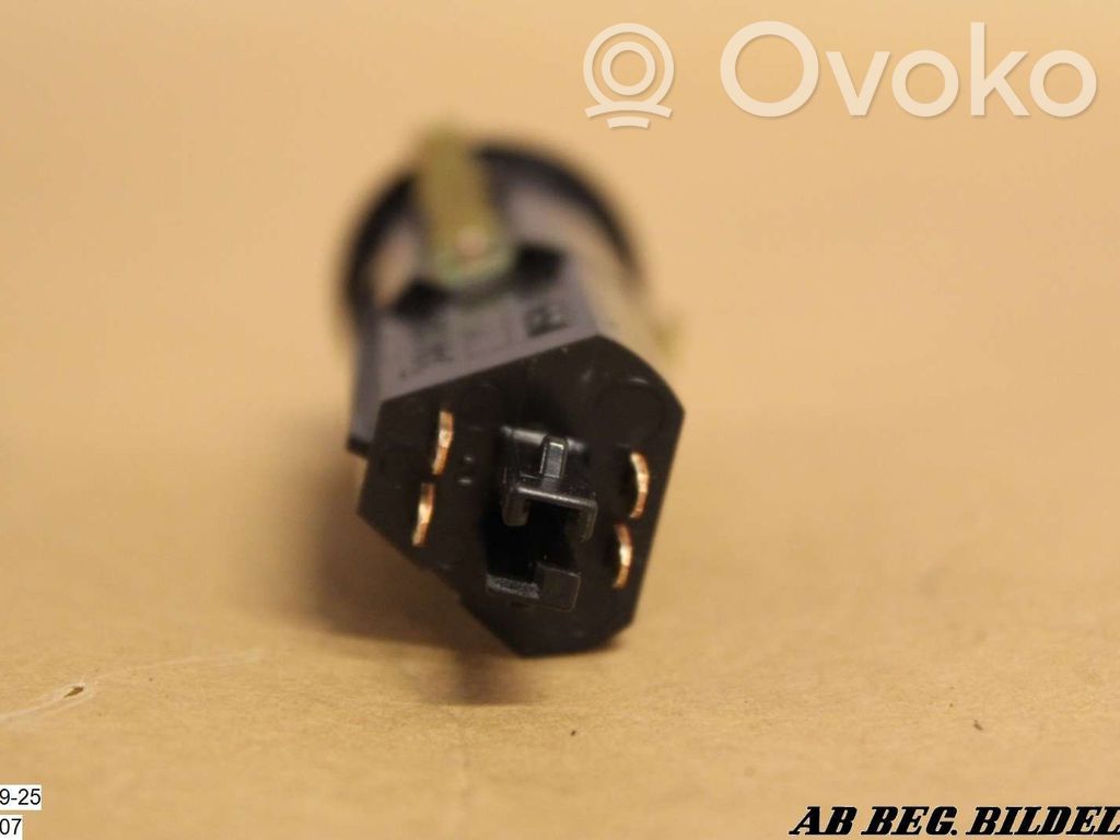 Botón interruptor de luz de peligro   4109526