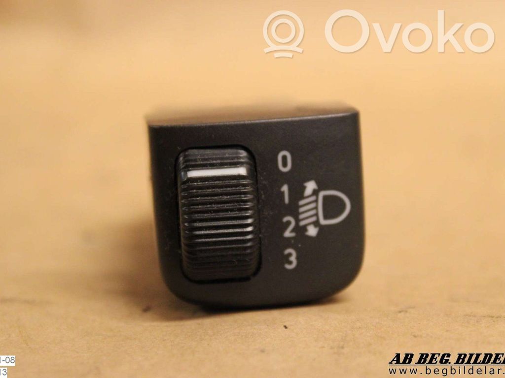 Panel lighting control switch   5471057