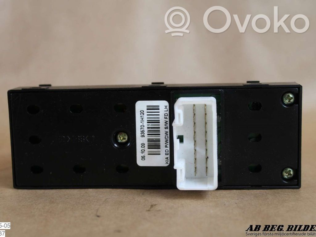 Elektrisko logu slēdzis   935701H120