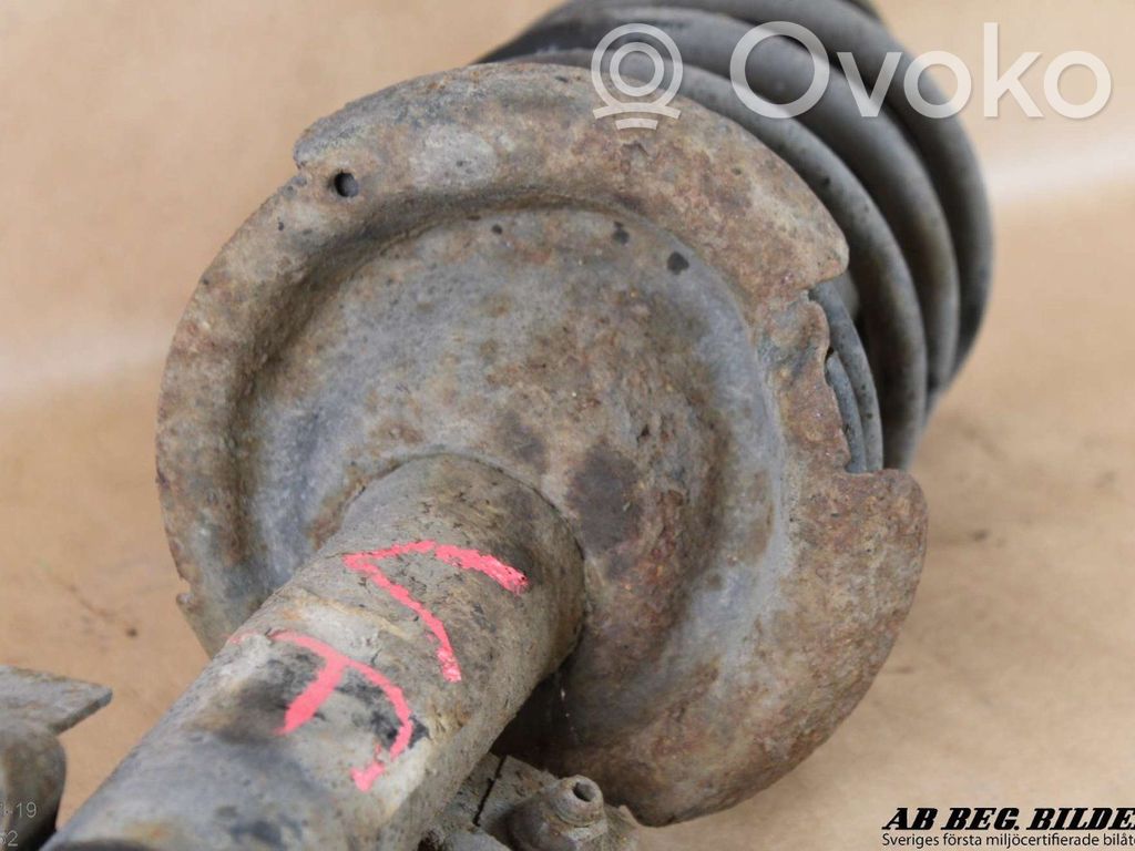 Front shock absorber with coil spring   4M5118K001ABC