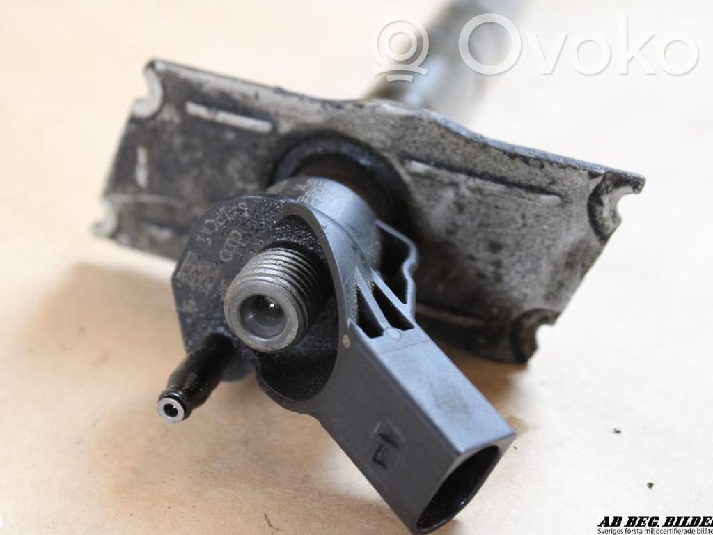 Inyector de combustible   059130855AX,059130277BD