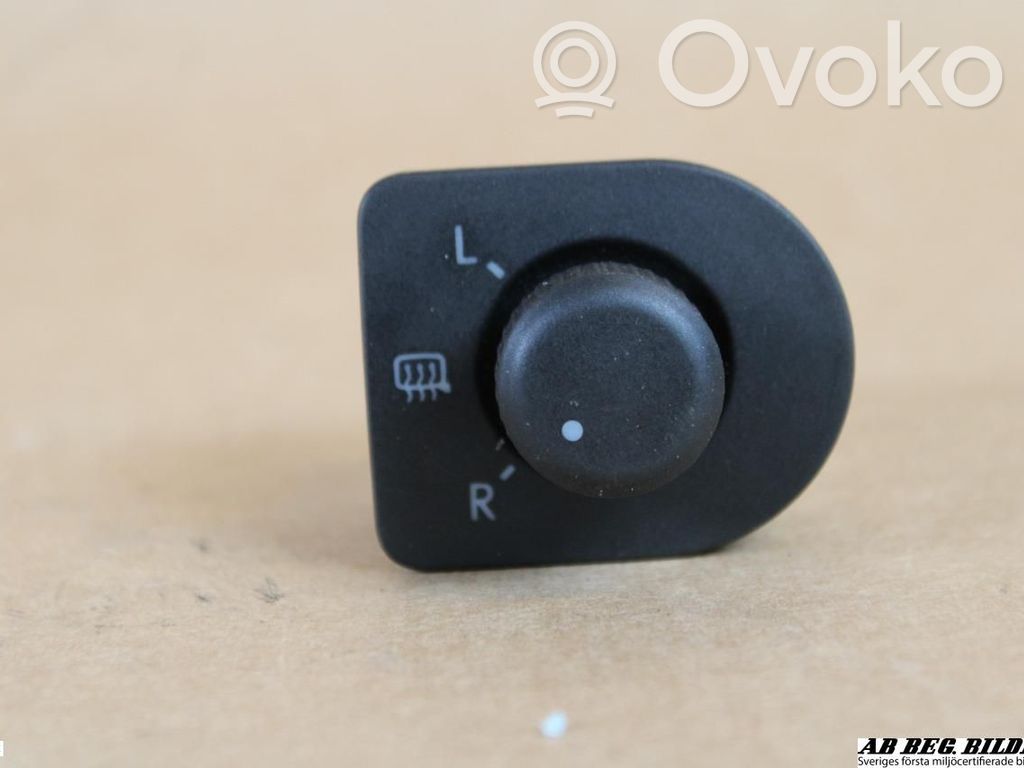 Volkswagen PASSAT B5.5 Wing mirror switch 
