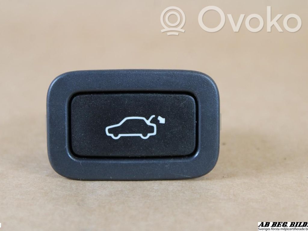 Volvo V70 Tailgate/boot open switch button 