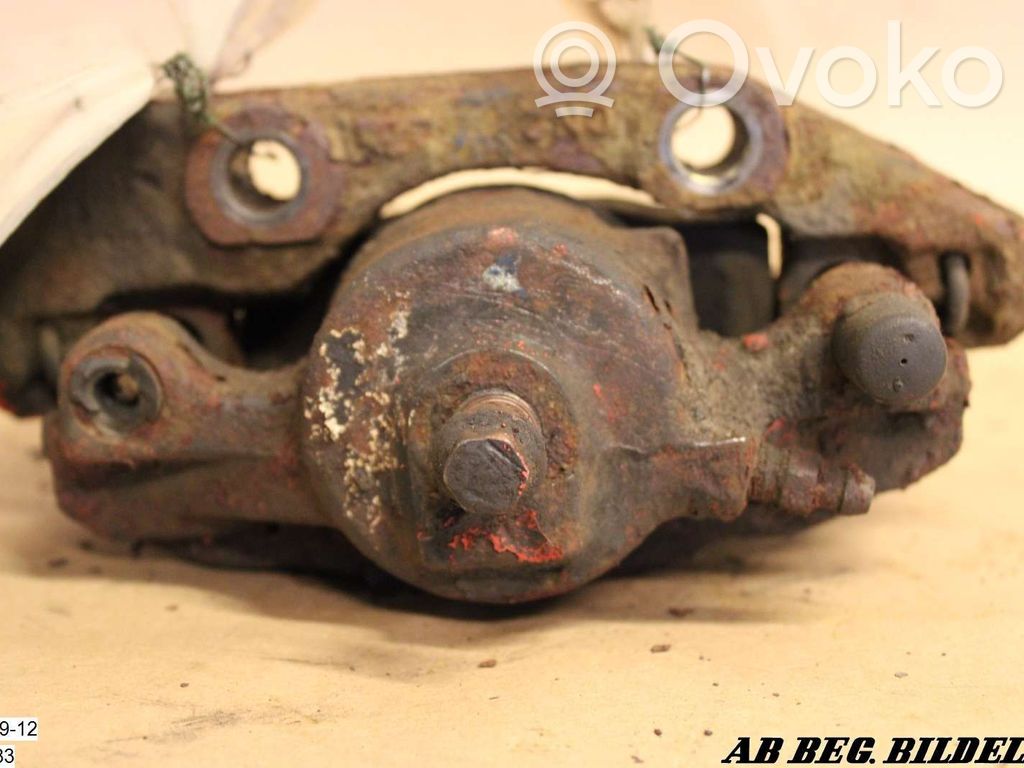 Front brake caliper
