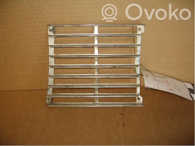 Maskownica / Grill / Atrapa górna chłodnicy   33879