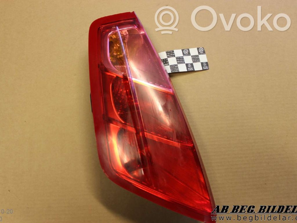 Fiat Grande Punto Lampă spate în caroserie 
