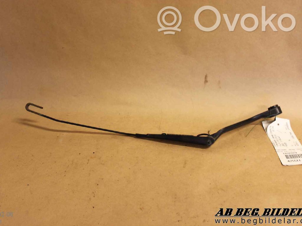 Volvo S70  V70  V70 XC Front wiper blade arm 