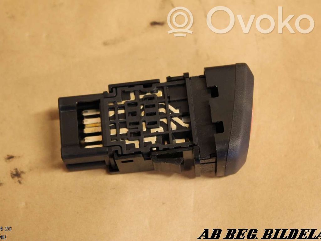 Nissan Almera N16 Schalter Warnblinkanlage 