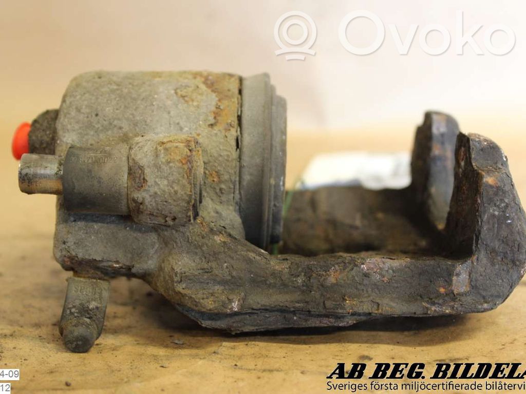 Skoda Octavia Mk2 (1Z) Front brake caliper