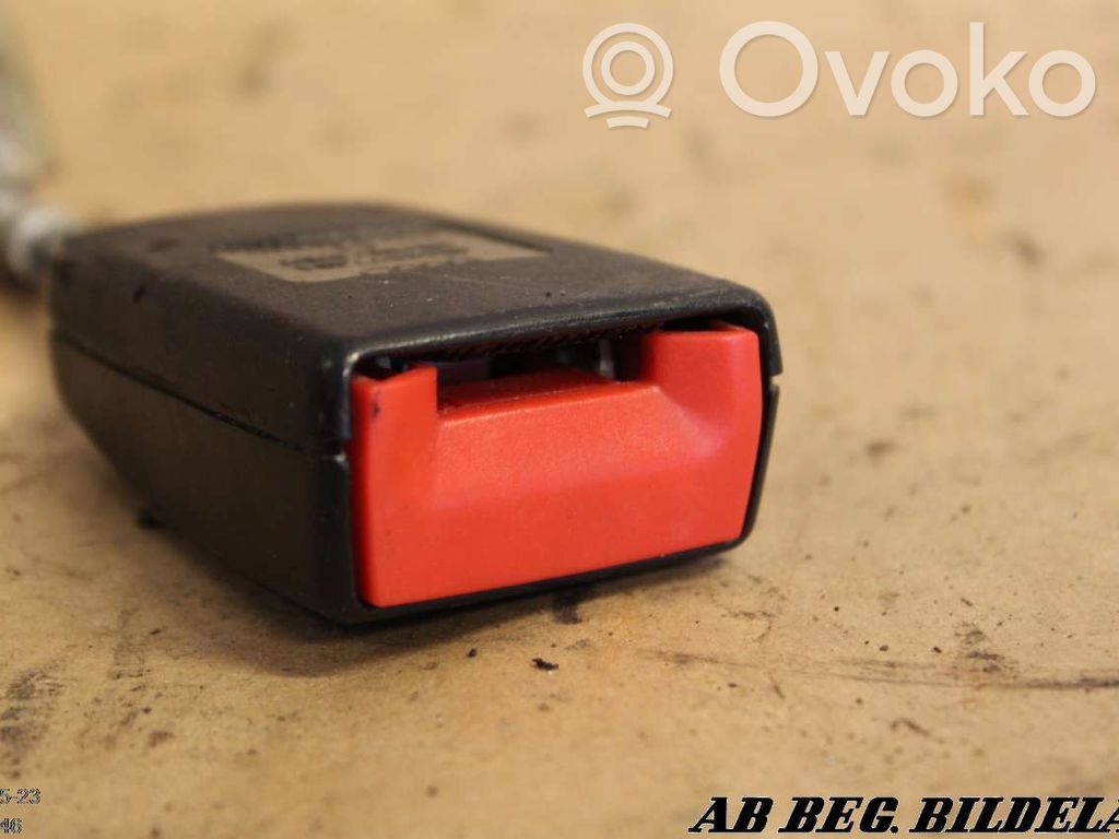 Audi A4 S4 B5 8D Gurtschloss vorne