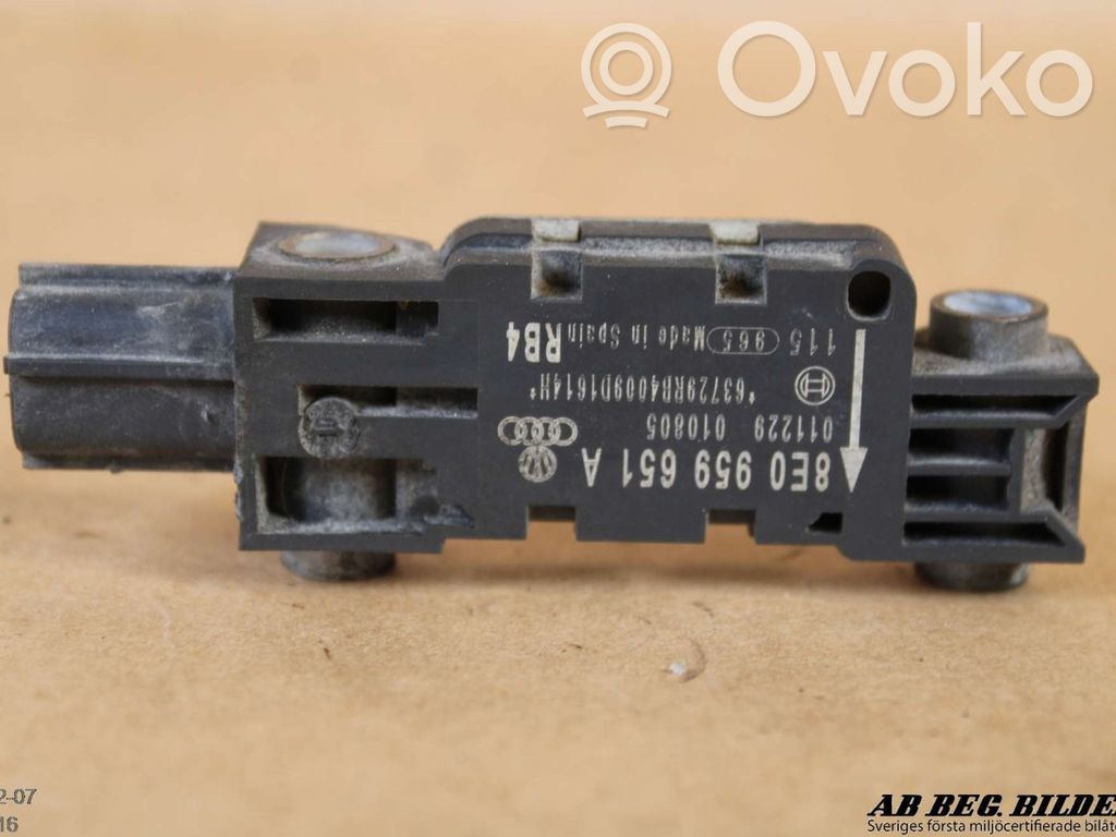 Audi A3 S3 8P Airbagsensor Crashsensor Drucksensor 