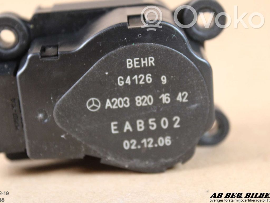 Mercedes-Benz E W211 Motor/activador trampilla del aire acondicionado (A/C)