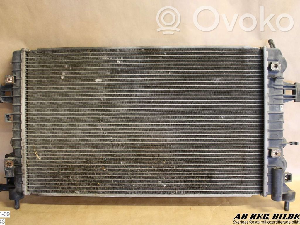 Opel Astra H Dzesēšanas šķidruma radiators 