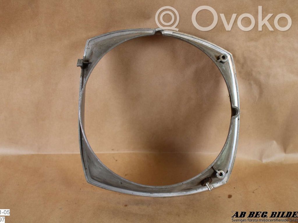 Ford Mustang II Moulure sous phares