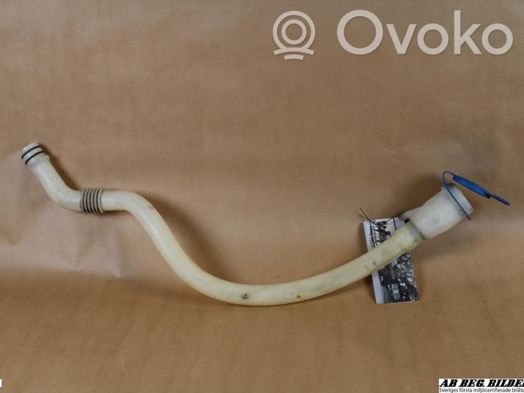 Volkswagen Transporter - Caravelle T5 Einfüllschlauch Waschwasserbehälter 