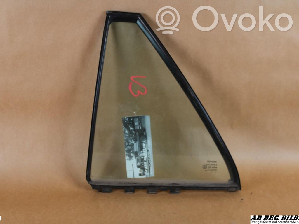 Toyota Avensis T250 Ventanilla de ventilación de la puerta trasera 