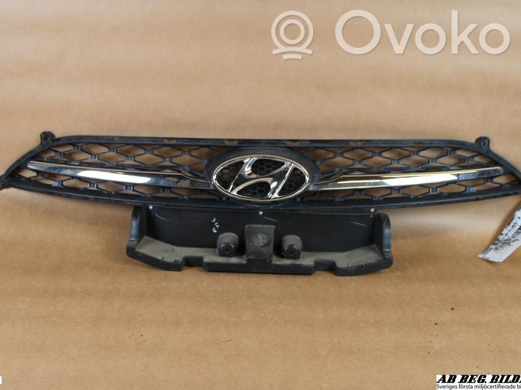 Hyundai i10 Grotelės viršutinės 