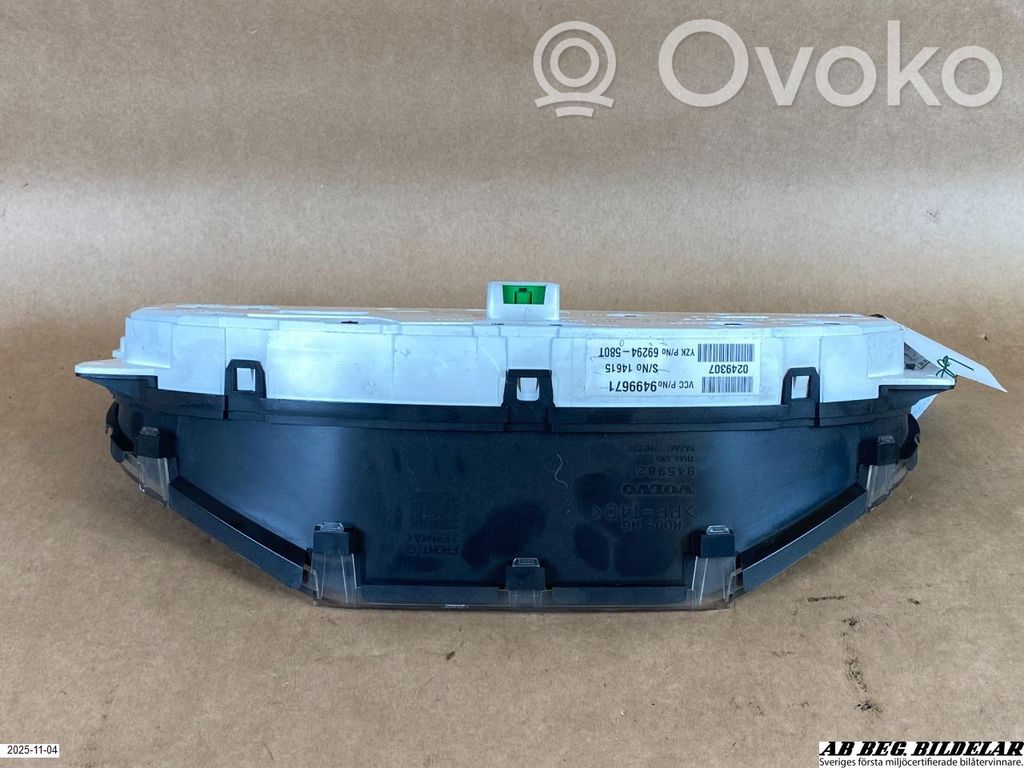 Volvo V70 Speedometer (instrument cluster) 