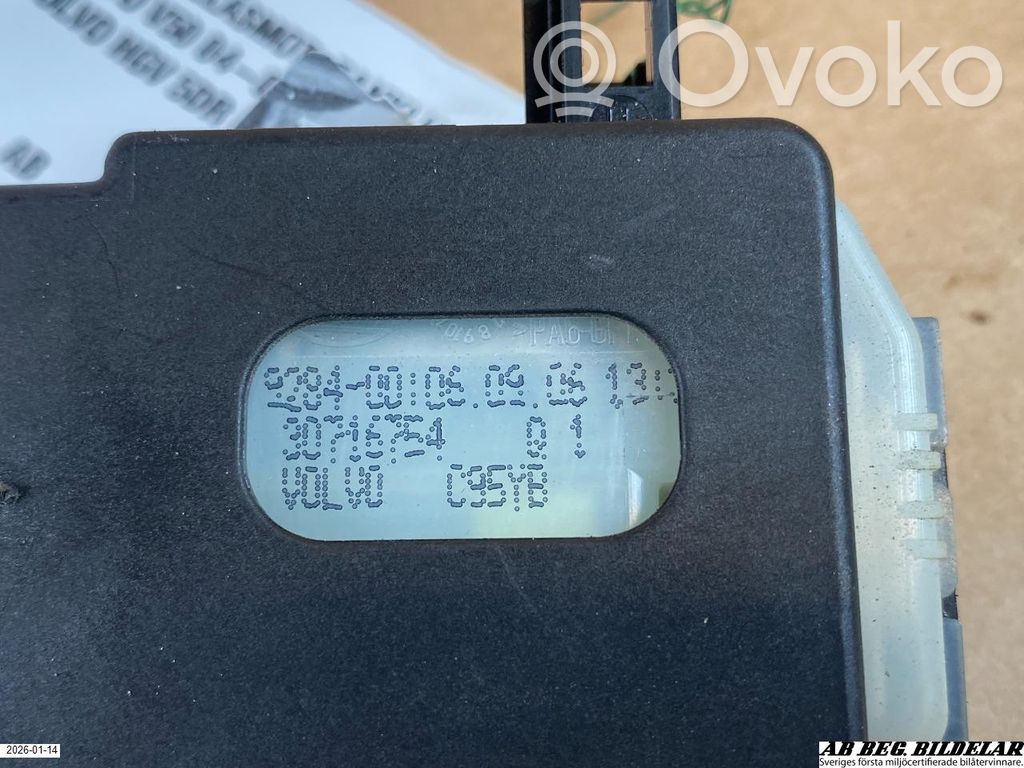Volvo V50 Degvielas tvertnes elektriskā slēdzene