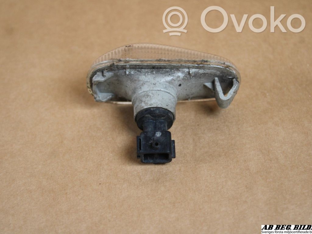 Saab 9-5 Front fender indicator light
