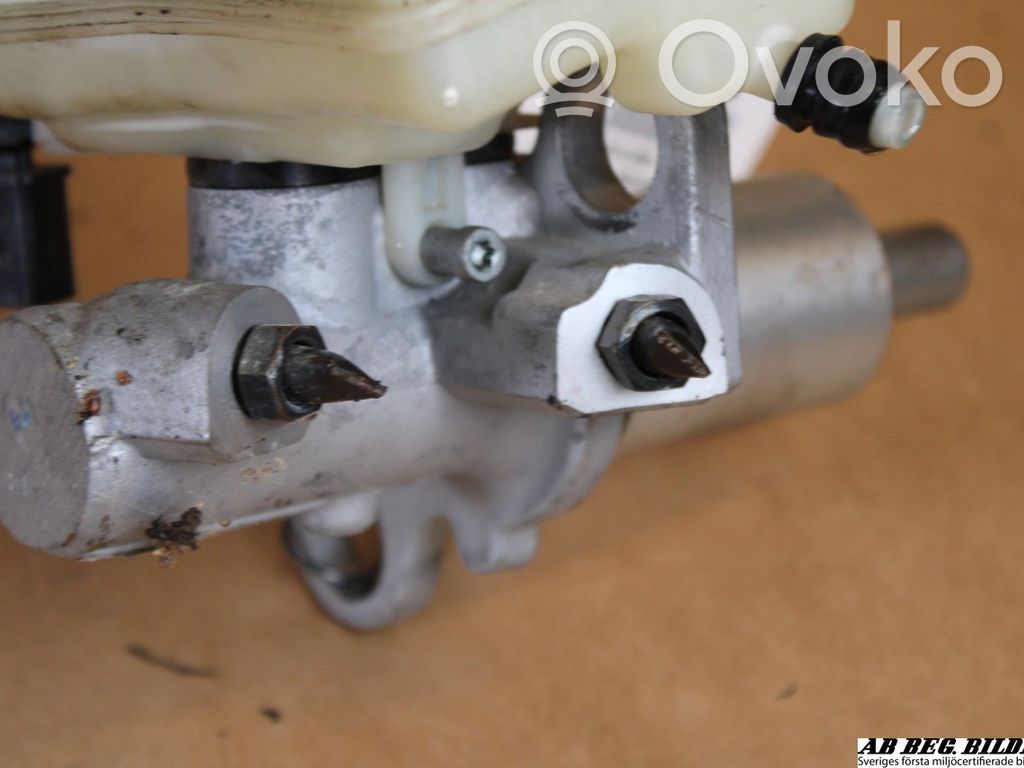 Audi A6 S6 C6 4F Master brake cylinder 