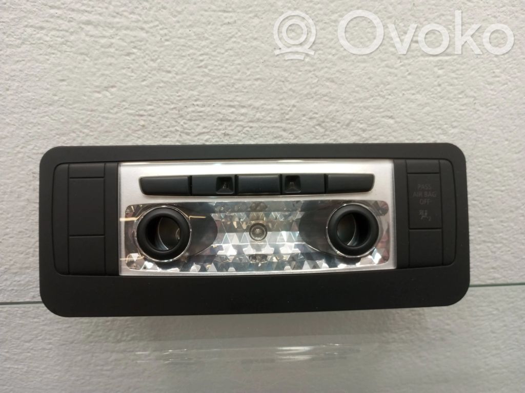 Etuistuimen valo   9210354