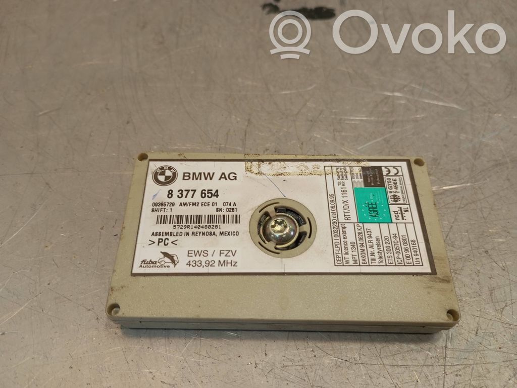 Antenos stiprintuvas   8377654,09365729,5729R140480281