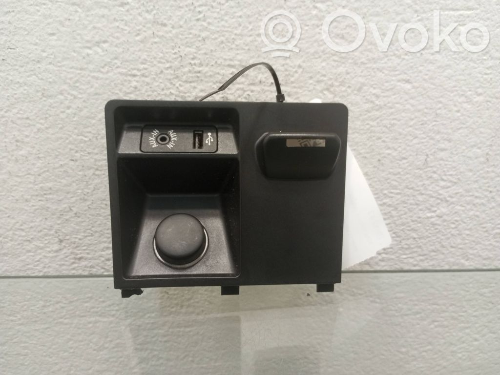 BMW X5 E70 Kita centrinė konsolės (tunelio) detalė 