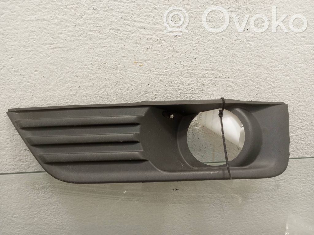 Ford Focus Etusumuvalon ritilä 