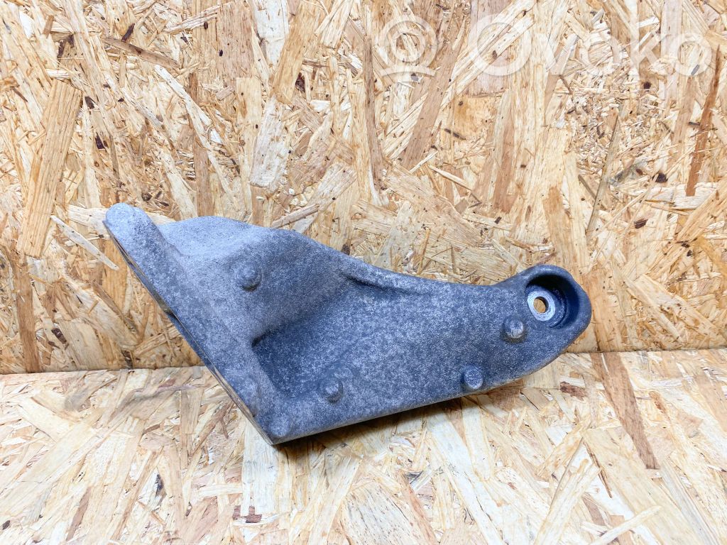 BMW 3 E92 E93 Engine mounting bracket 