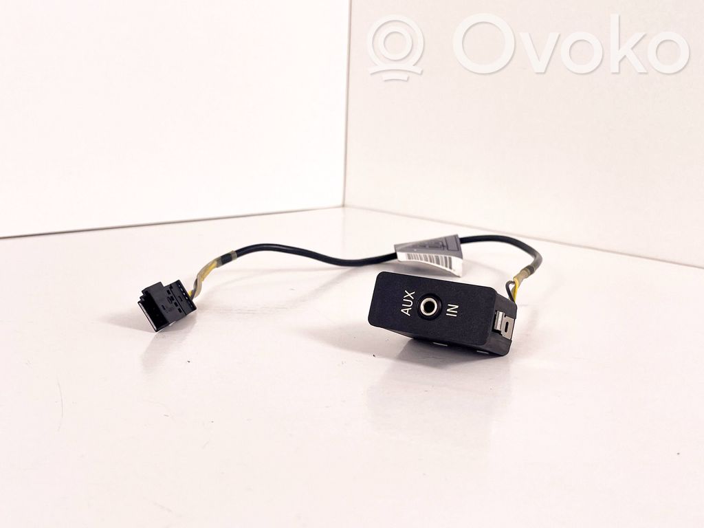 BMW 3 E92 E93 AUX in-socket connector 