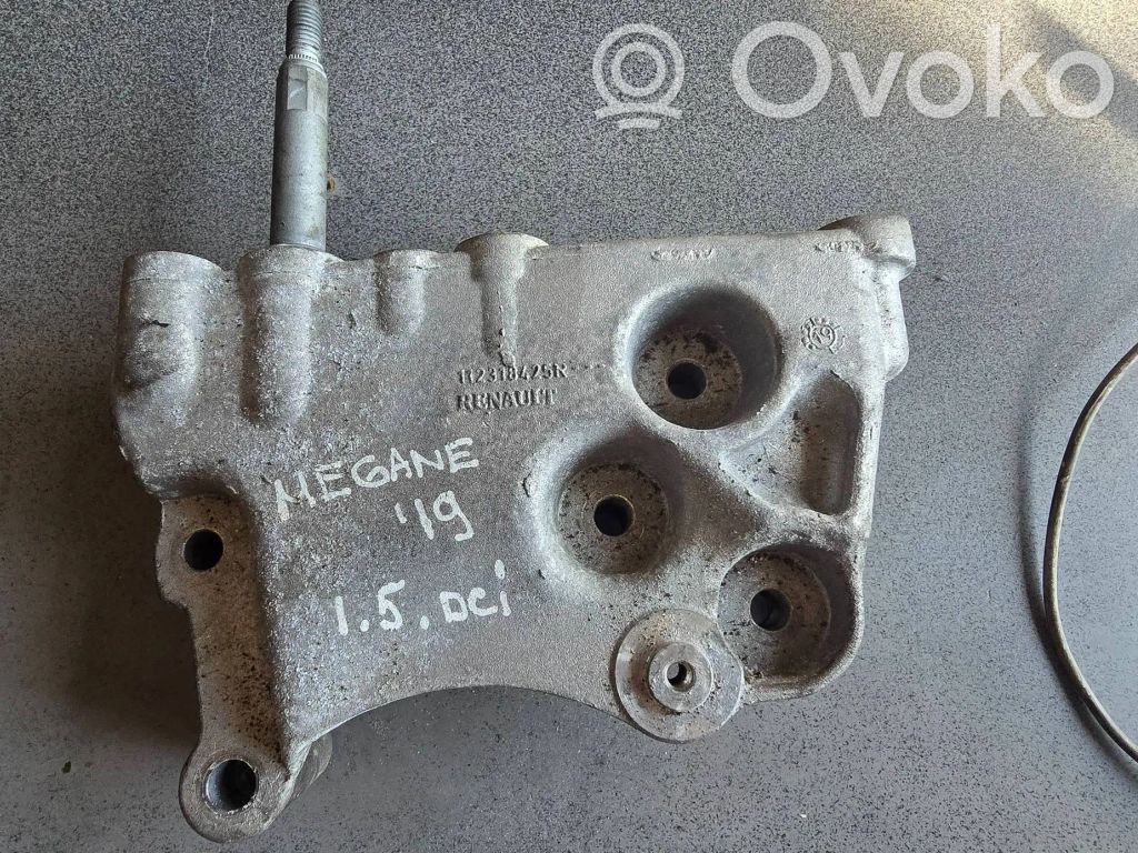 Nissan Qashqai Engine mounting bracket 