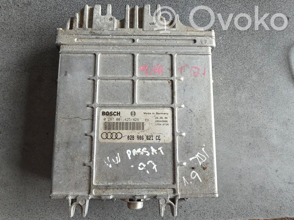 Volkswagen PASSAT B6 Engine control unit/module 