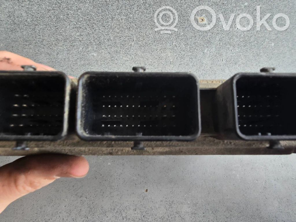 Renault Clio III Engine control unit/module 