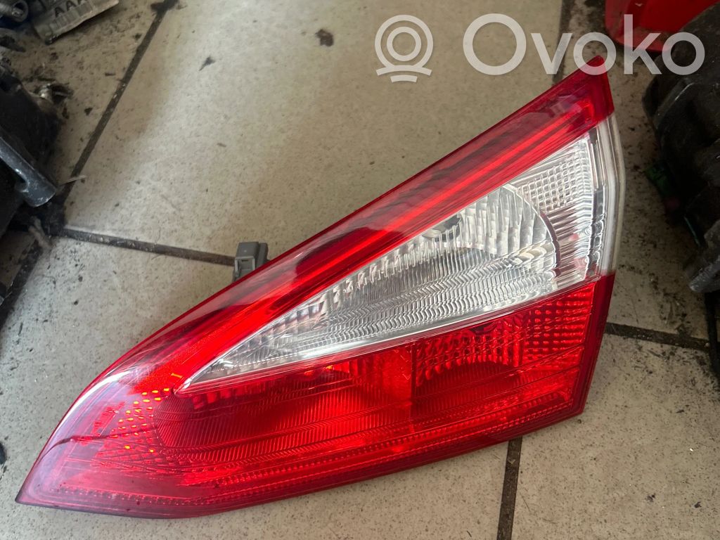 Ford Focus Takaluukun takavalot 