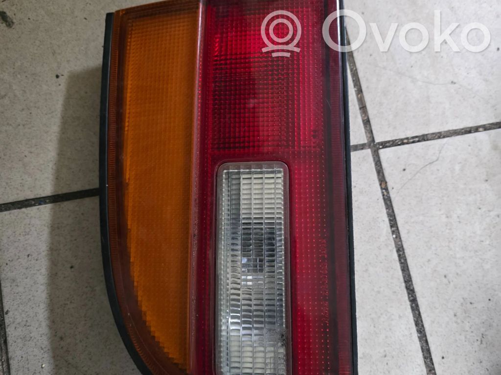 Mitsubishi L400, Space Gear Takaluukun takavalot 