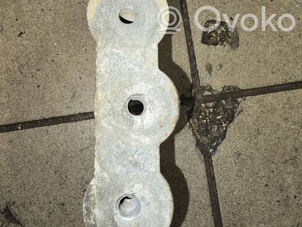 Opel Mokka Engine mounting bracket 