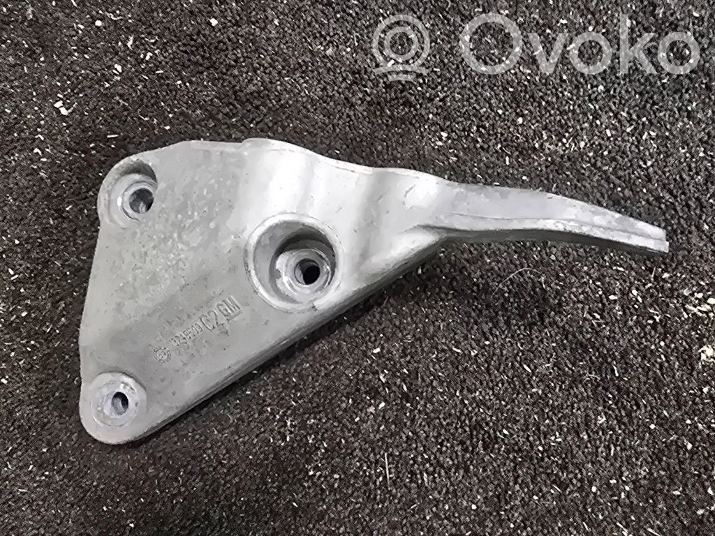 Opel Astra J Engine mounting bracket 