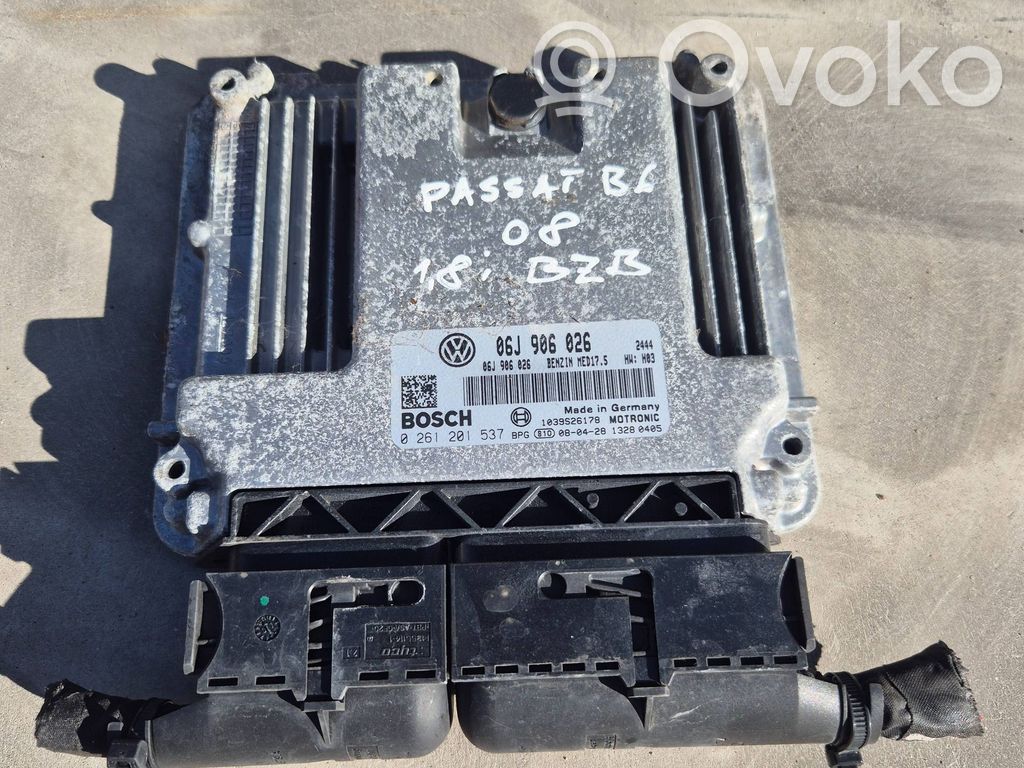Volkswagen PASSAT B6 Engine control unit/module 