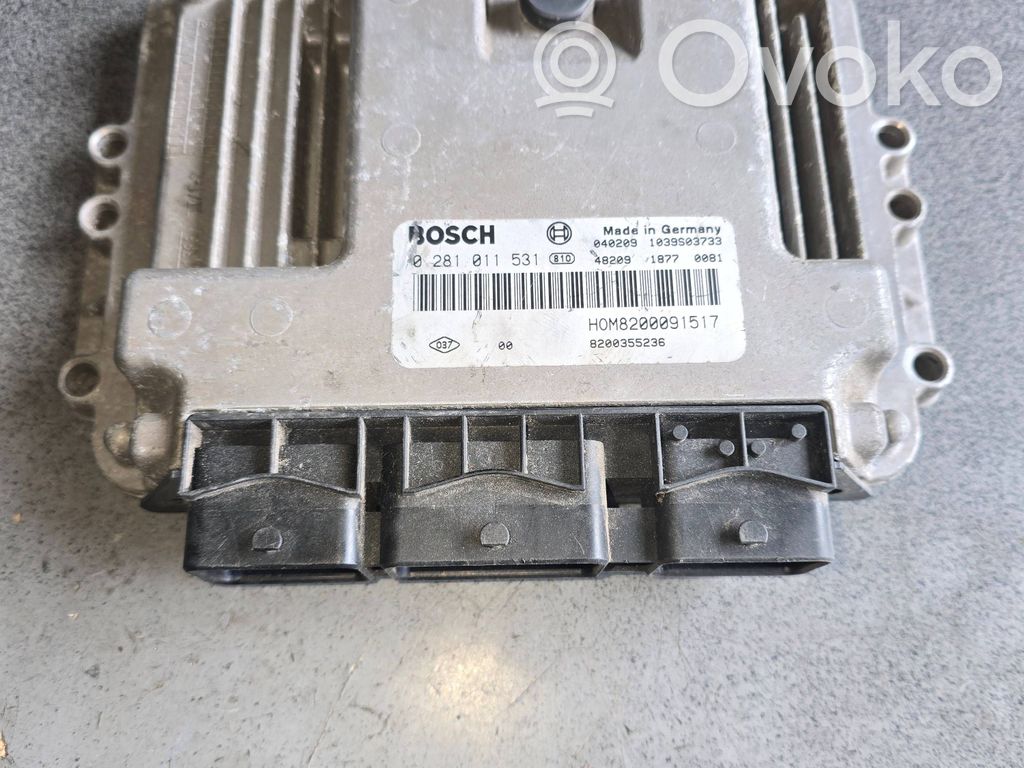 Opel Vivaro Engine control unit/module 
