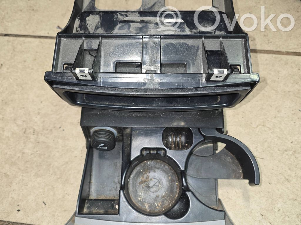 Mercedes-Benz Sprinter W906 Uchwyt na kubek deski rozdzielczej 