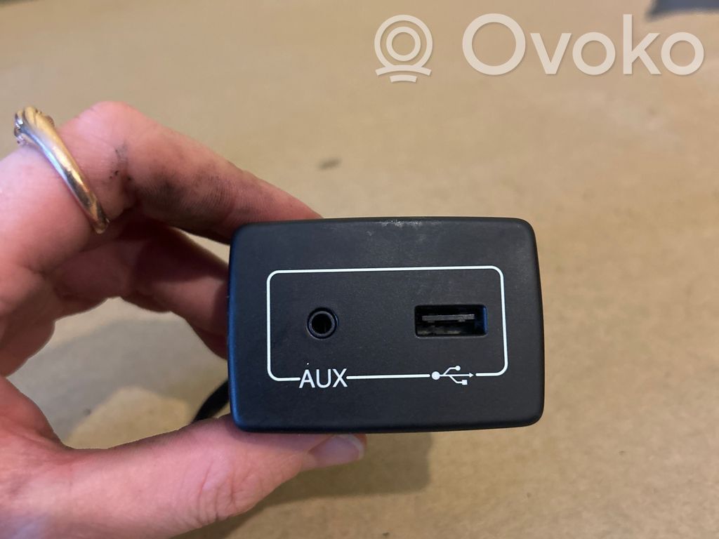 Peugeot Boxer Enchufe conector USB 