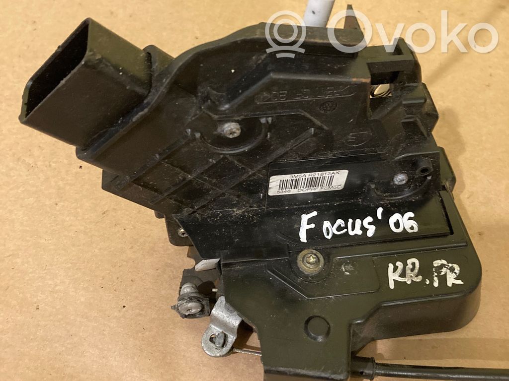 Ford Focus Priekšpusē slēdzene 