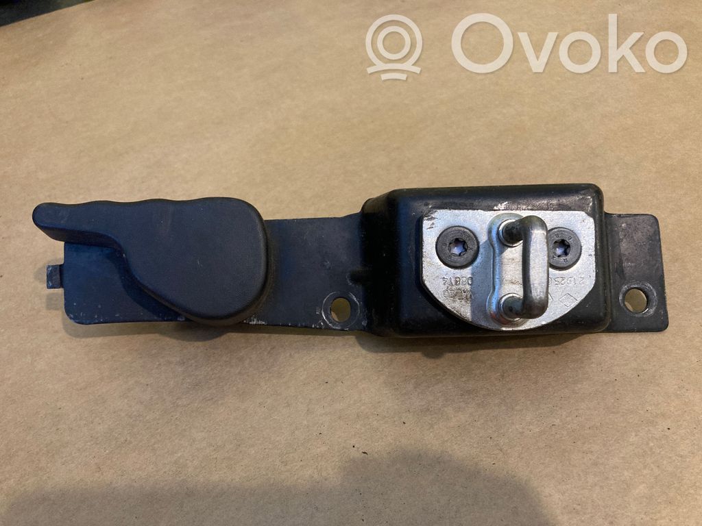 Renault Kangoo II Front door lock loop/hook striker 