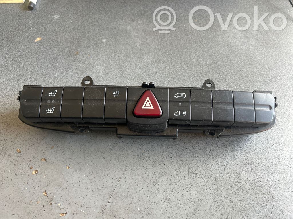 Mercedes-Benz Sprinter W906 Botón interruptor de luz de peligro 