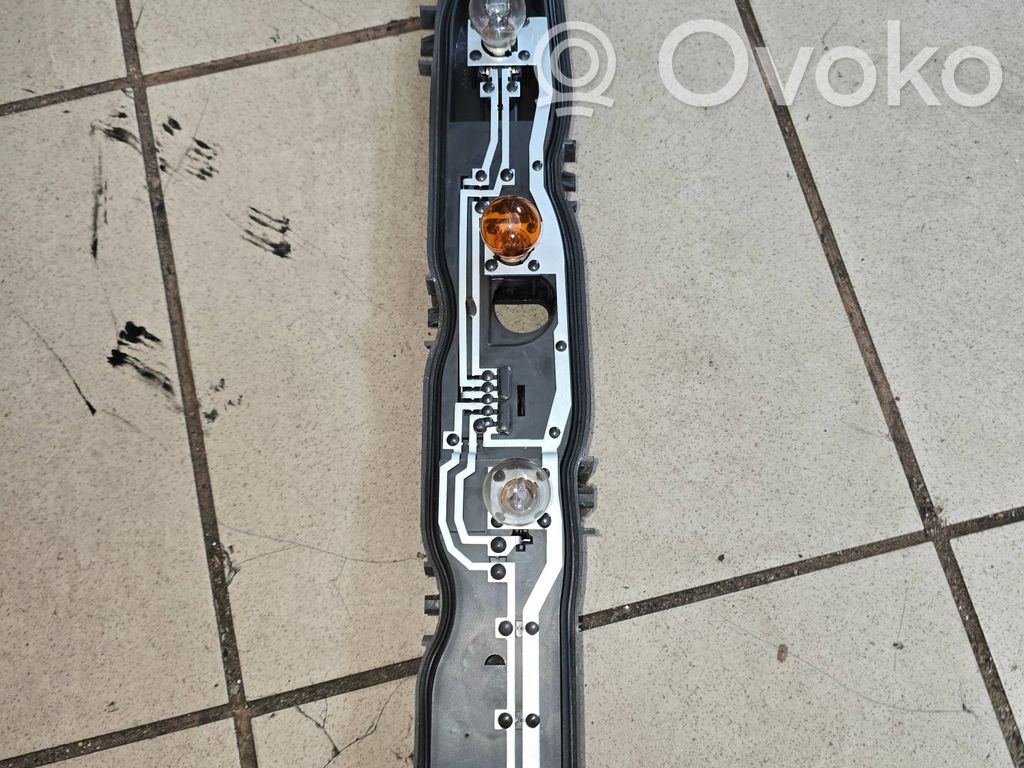 Ford Transit Custom Takavalon polttimon suojan pidike 