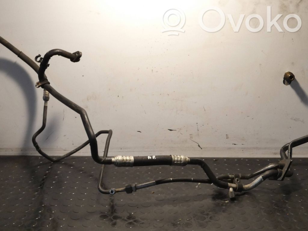 Audi A8 S8 D3 4E Ilmastointilaitteen putki (A/C) 