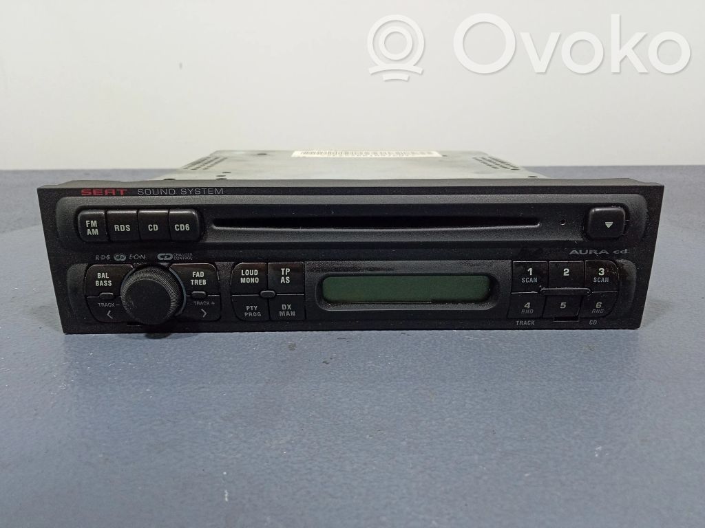 Seat Leon (1M) Panel / Radioodtwarzacz CD/DVD/GPS 